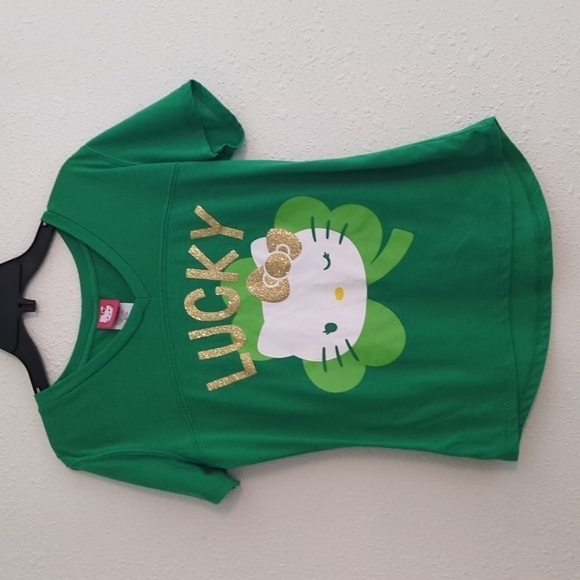 Hello Kitty St. Patrick's Day By Sanrio Junior's S (3/5) Short Sleeve Top VNeck - Picture 1 of 4